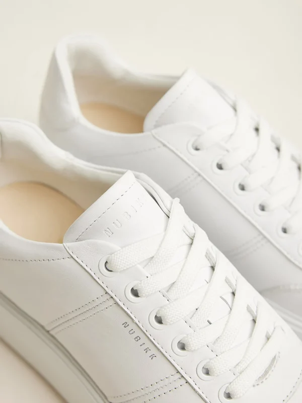 Flash Sale Elise Wing II Women Sneakers