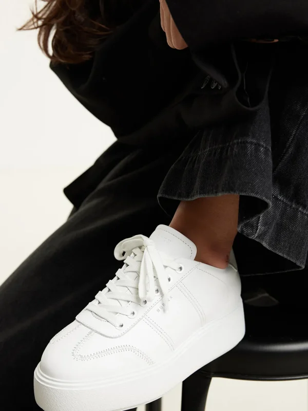 Flash Sale Elise Wing II Women Sneakers